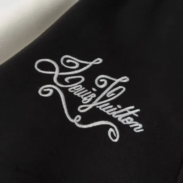 【LOUIS VUITTON 公式旗艦店】ルイヴィトン ジャケット着 好評に付き再入荷! 【LOUIS VUITTON 公式旗艦店】ルイヴィトン ジャケット着 好評に付き再入荷!