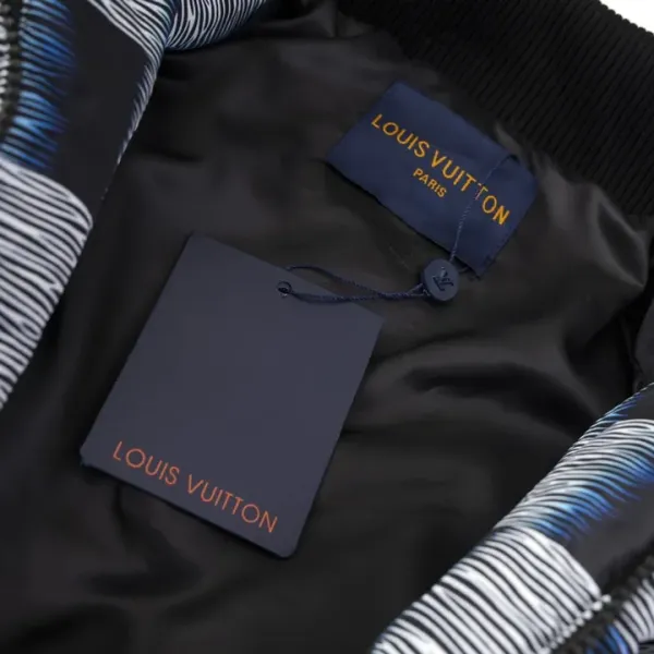 【LOUIS VUITTON 公式旗艦店】ルイヴィトン ジャケット着 好評に付き再入荷! 【LOUIS VUITTON 公式旗艦店】ルイヴィトン ジャケット着 好評に付き再入荷!