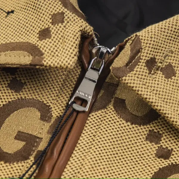 【GUCCI  公式旗艦店】グッチ  ジャケット着 ご好評に付き再入荷！241212