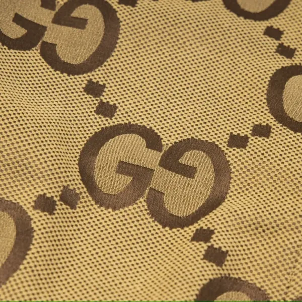 【GUCCI  公式旗艦店】グッチ  ジャケット着 ご好評に付き再入荷！241212