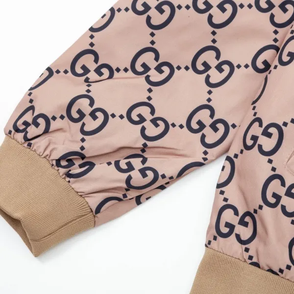 【GUCCI】グッチ ジャケット着  ご好評に付き再入荷！240921