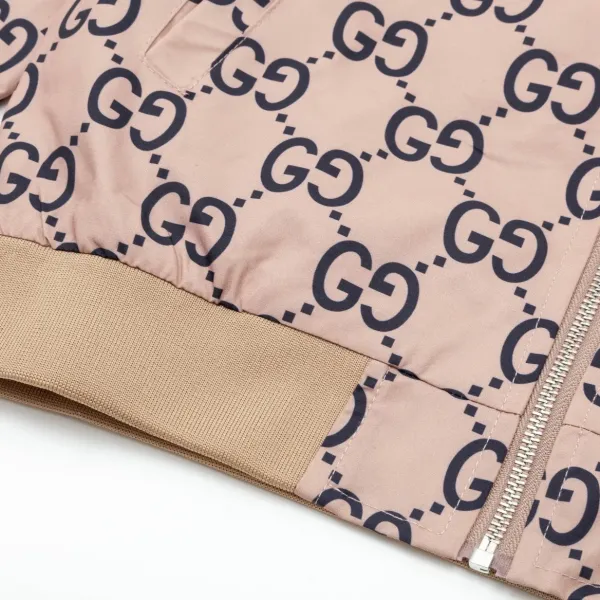 【GUCCI】グッチ ジャケット着  ご好評に付き再入荷！240921