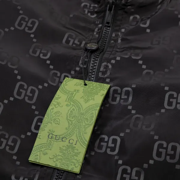 【GUCCI 公式旗艦店】グッチ  ジャケット着 好評に付き再入荷 240828