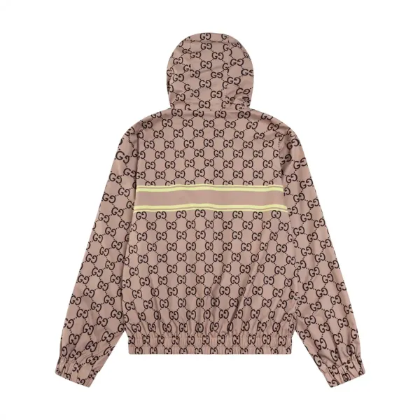 【GUCCI  公式旗艦店】グッチ   ジャケット着 好評に付き再入荷 240826