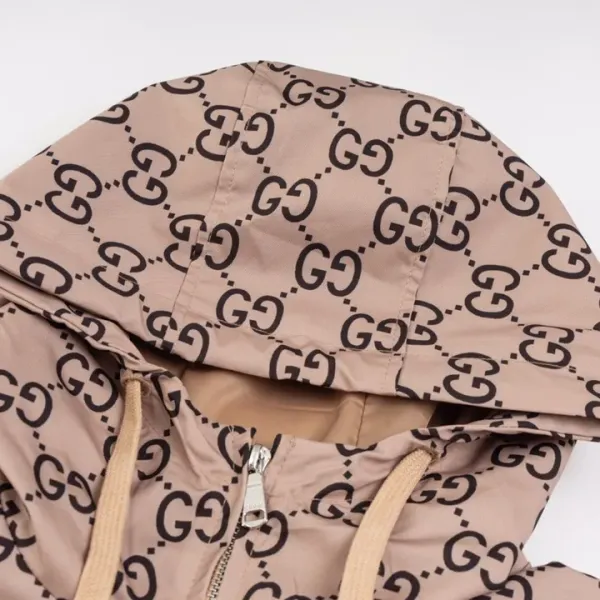【GUCCI  公式旗艦店】グッチ   ジャケット着 好評に付き再入荷 240826