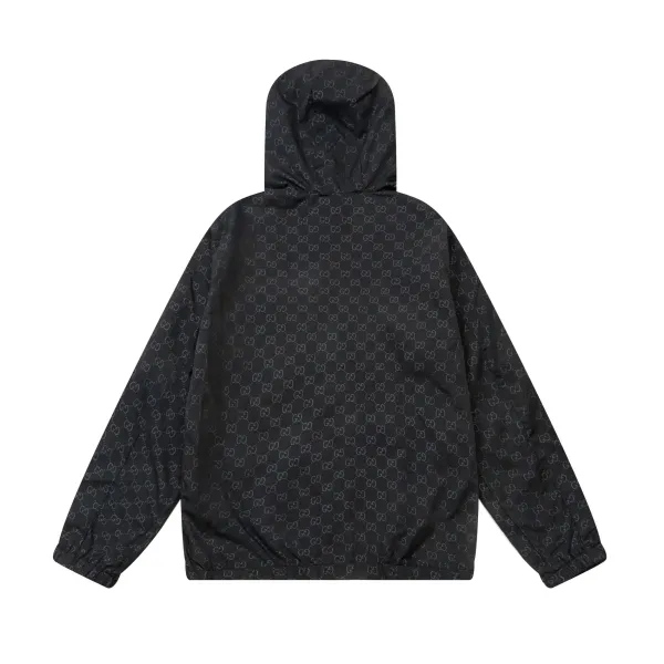 【GUCCI  公式旗艦店】グッチ  ジャケット着 好評に付き再入荷 240826