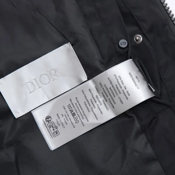 【DIOR 公式旗艦店】ディオール ジャケット着 好評に付き再入荷!250106 【DIOR 公式旗艦店】ディオール ジャケット着 好評に付き再入荷!250106