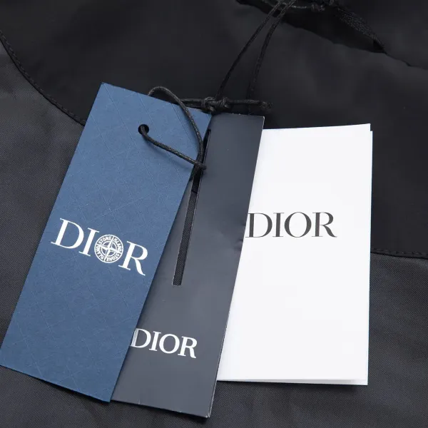 【DIOR 公式旗艦店】ディオール ジャケット着 好評に付き再入荷!250106 【DIOR 公式旗艦店】ディオール ジャケット着 好評に付き再入荷!250106