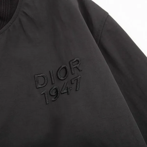 【DIOR  公式旗艦店】ディオール   ジャケット着 好評に付き再入荷！ 250106
