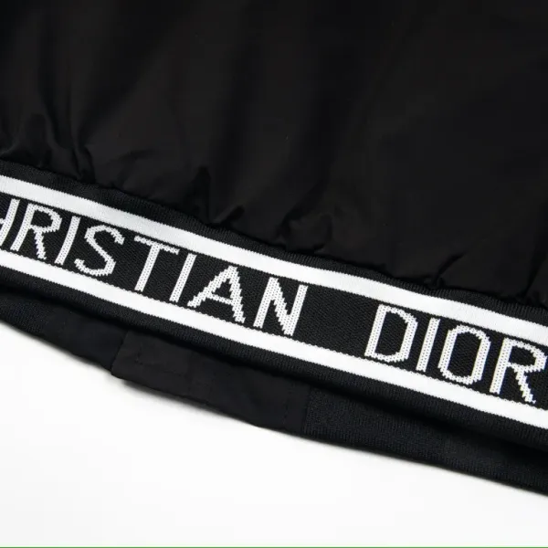 【DIOR 公式旗艦店】ディオール ジャケット着 好評に付き再入荷!241223 【DIOR 公式旗艦店】ディオール ジャケット着 好評に付き再入荷!241223