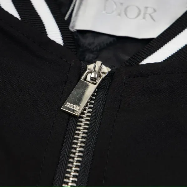 【DIOR 公式旗艦店】ディオール ジャケット着 好評に付き再入荷!241223 【DIOR 公式旗艦店】ディオール ジャケット着 好評に付き再入荷!241223