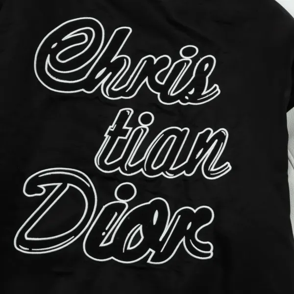 【DIOR 公式旗艦店】ディオール ジャケット着 ご好評に付き再入荷!241212 【DIOR 公式旗艦店】ディオール ジャケット着 ご好評に付き再入荷!241212