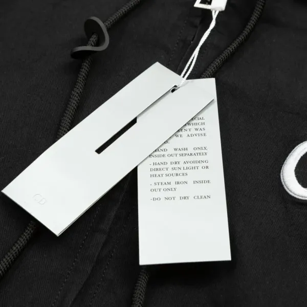 【DIOR 公式旗艦店】ディオール ジャケット着 好評に付き再入荷!241212 【DIOR 公式旗艦店】ディオール ジャケット着 好評に付き再入荷!241212