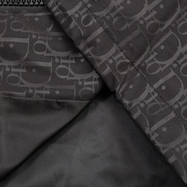 【DIOR  公式旗艦店】ディオール  ジャケット着 ご好評に付き再入荷！241023