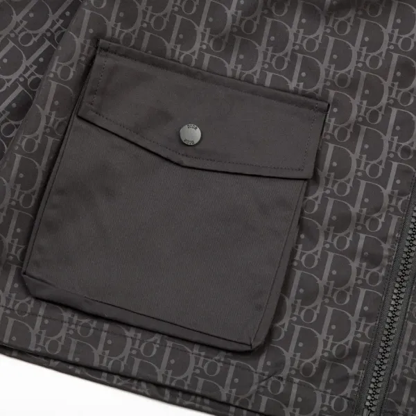 【DIOR  公式旗艦店】ディオール  ジャケット着 ご好評に付き再入荷！241023