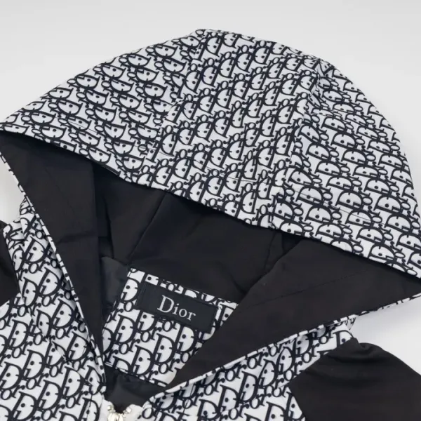 【DIOR 公式旗艦店】ディオール ジャケット着 好評に付き再入荷! 240923 【DIOR 公式旗艦店】ディオール ジャケット着 好評に付き再入荷! 240923