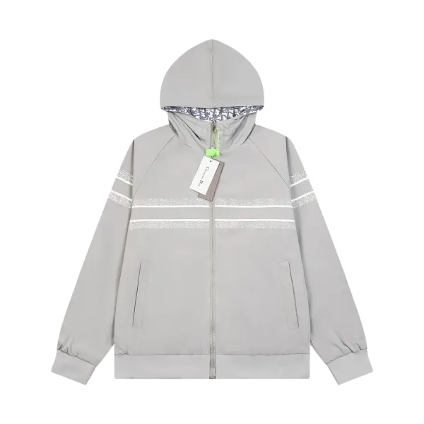 【DIOR 公式旗艦店】ディオール ジャケット着 好評に付き再入荷! 240923 【DIOR 公式旗艦店】ディオール ジャケット着 好評に付き再入荷! 240923