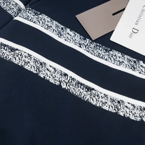 【DIOR 公式旗艦店】ディオール ジャケット着 好評に付き再入荷! 240923 【DIOR 公式旗艦店】ディオール ジャケット着 好評に付き再入荷! 240923