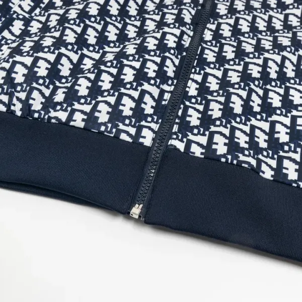 【DIOR 公式旗艦店】ディオール ジャケット着 好評に付き再入荷! 240923 【DIOR 公式旗艦店】ディオール ジャケット着 好評に付き再入荷! 240923