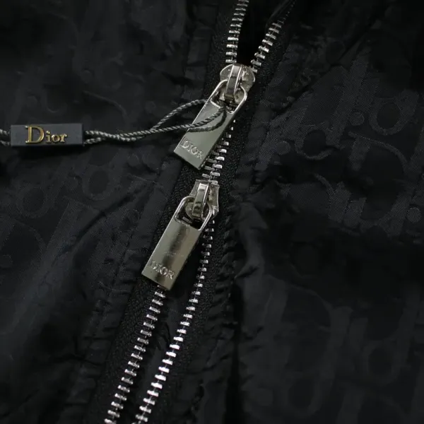 【DIOR  公式旗艦店】ディオール   ジャケット着 好評に付き再入荷！ 240923