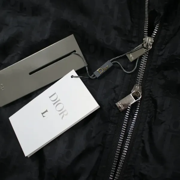 【DIOR  公式旗艦店】ディオール   ジャケット着 好評に付き再入荷！ 240923