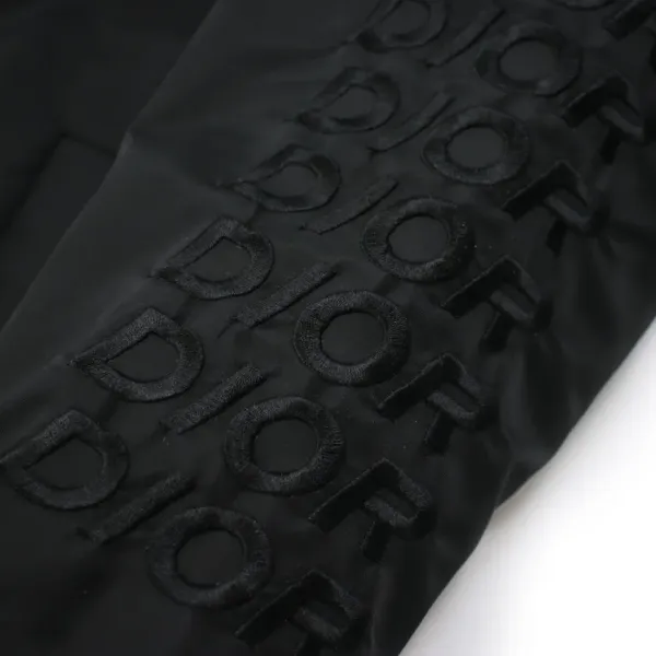 【DIOR 公式旗艦店】ディオール ジャケット着 好評に付き再入荷! 240923 【DIOR 公式旗艦店】ディオール ジャケット着 好評に付き再入荷! 240923