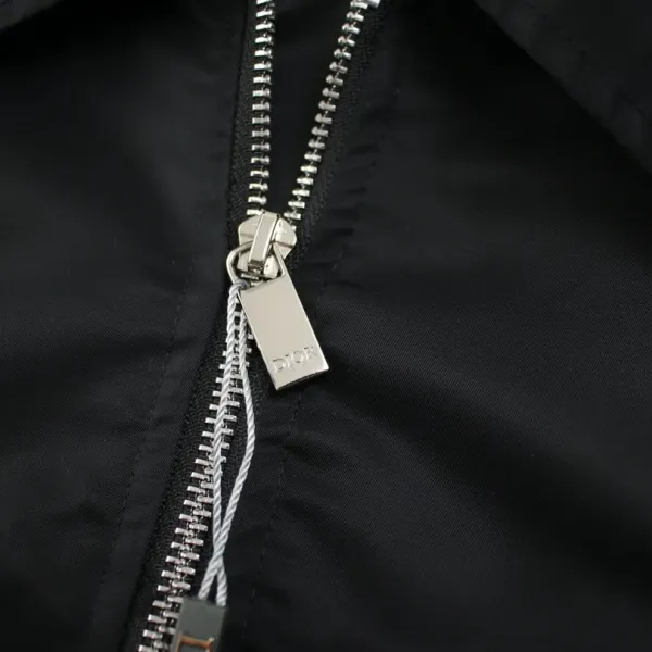 【DIOR 公式旗艦店】ディオール ジャケット着 好評に付き再入荷! 240923 【DIOR 公式旗艦店】ディオール ジャケット着 好評に付き再入荷! 240923