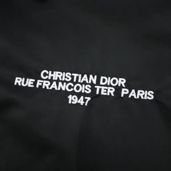 【DIOR 公式旗艦店】ディオール ジャケット着 好評に付き再入荷! 240923 【DIOR 公式旗艦店】ディオール ジャケット着 好評に付き再入荷! 240923