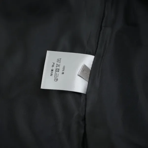 【DIOR 公式旗艦店】ディオール ジャケット着 好評に付き再入荷! 240923 【DIOR 公式旗艦店】ディオール ジャケット着 好評に付き再入荷! 240923