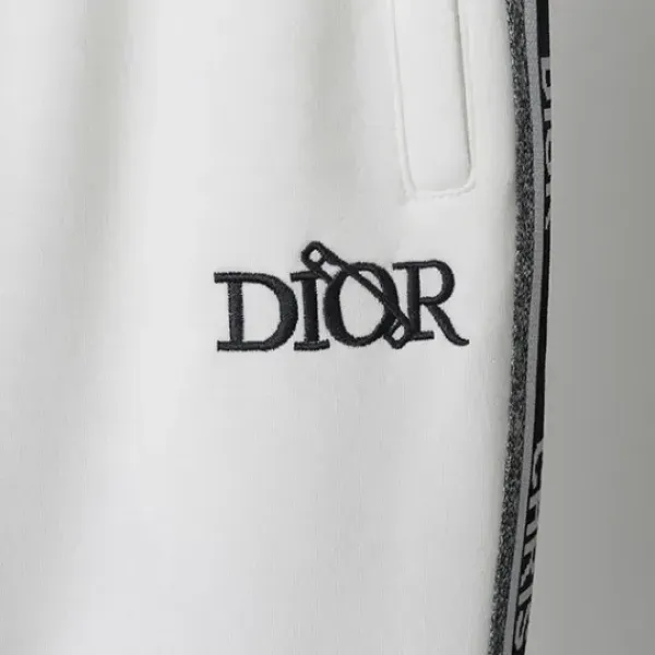 【DIOR 公式旗艦店】(ディオール)スーツ 男女兼用、ご好評に付き再入荷!240918 【DIOR 公式旗艦店】(ディオール)スーツ 男女兼用、ご好評に付き再入荷!240918