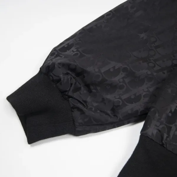【DIOR 公式旗艦店】ディオール ジャケット着 好評に付き再入荷 240828 【DIOR 公式旗艦店】ディオール ジャケット着 好評に付き再入荷 240828