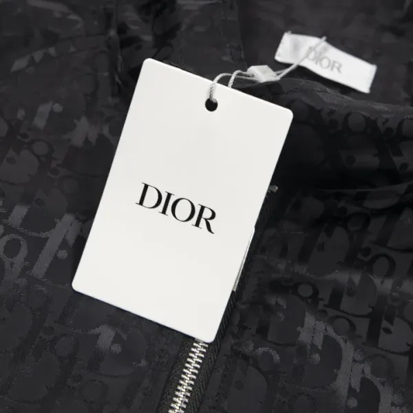 【DIOR 公式旗艦店】ディオール ジャケット着 好評に付き再入荷 240828 【DIOR 公式旗艦店】ディオール ジャケット着 好評に付き再入荷 240828