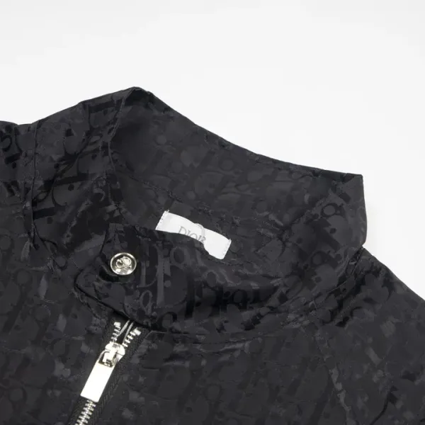 【DIOR 公式旗艦店】ディオール ジャケット着 好評に付き再入荷 240828 【DIOR 公式旗艦店】ディオール ジャケット着 好評に付き再入荷 240828