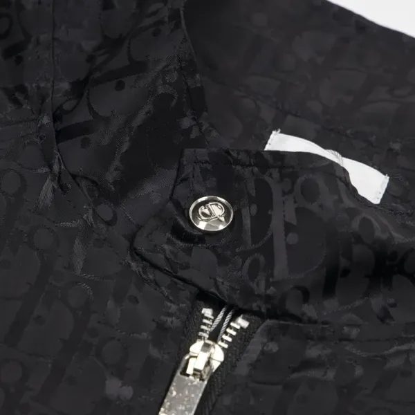 【DIOR 公式旗艦店】ディオール ジャケット着 好評に付き再入荷 240828 【DIOR 公式旗艦店】ディオール ジャケット着 好評に付き再入荷 240828
