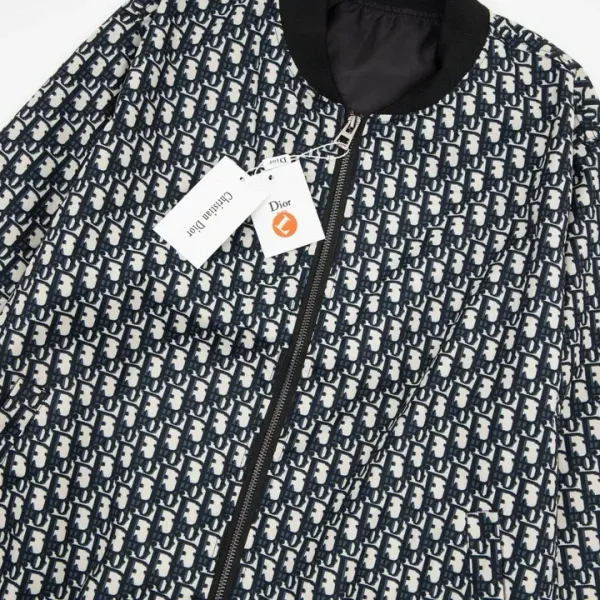 【DIOR 公式旗艦店】 ディオール ジャケット着 好評に付き再入荷 240827 【DIOR 公式旗艦店】 ディオール ジャケット着 好評に付き再入荷 240827