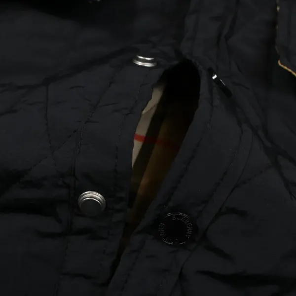 【BURBERRY 公式旗艦店】バーバリー ジャケット着 ご好評に付き再入荷!241022 【BURBERRY 公式旗艦店】バーバリー ジャケット着 ご好評に付き再入荷!241022