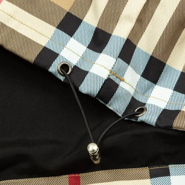 【BURBERRY  公式旗艦店】バーバリー  ジャケット着 ご好評に付き再入荷！241022