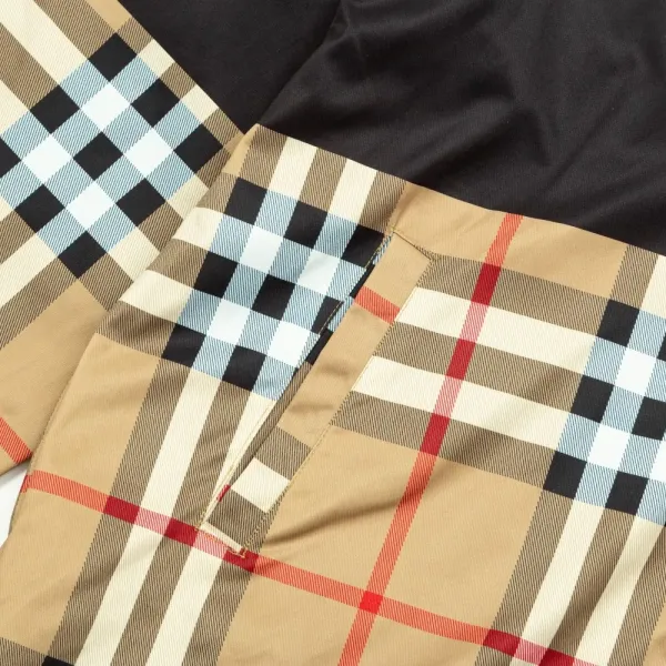 【BURBERRY  公式旗艦店】バーバリー  ジャケット着 ご好評に付き再入荷！241022