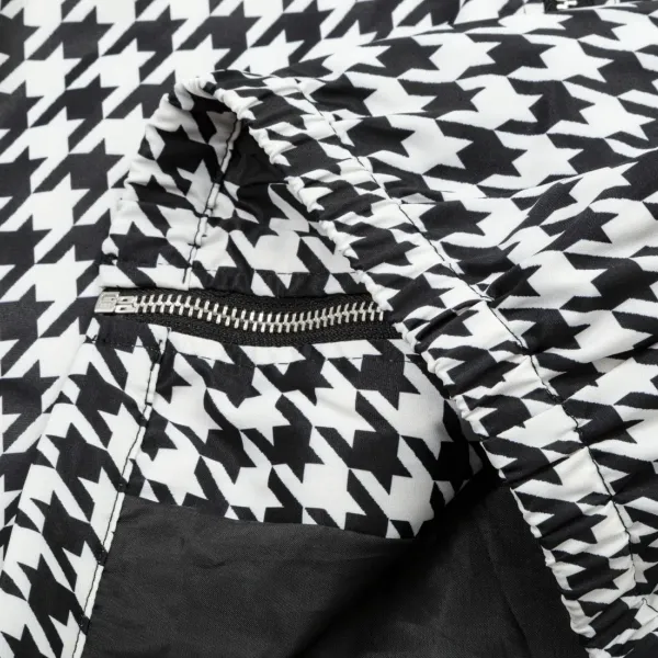【BURBERRY  公式旗艦店】バーバリー  ジャケット着 ご好評に付き再入荷！241022