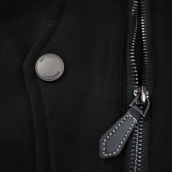 【BURBERRY 公式旗艦店】バーバリー  ジャケット着ご好評に付き再入荷！240923