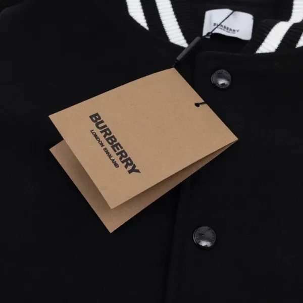 【BURBERRY 公式旗艦店】バーバリー ジャケット着 好評に付き再入荷 240827 【BURBERRY 公式旗艦店】バーバリー ジャケット着 好評に付き再入荷 240827