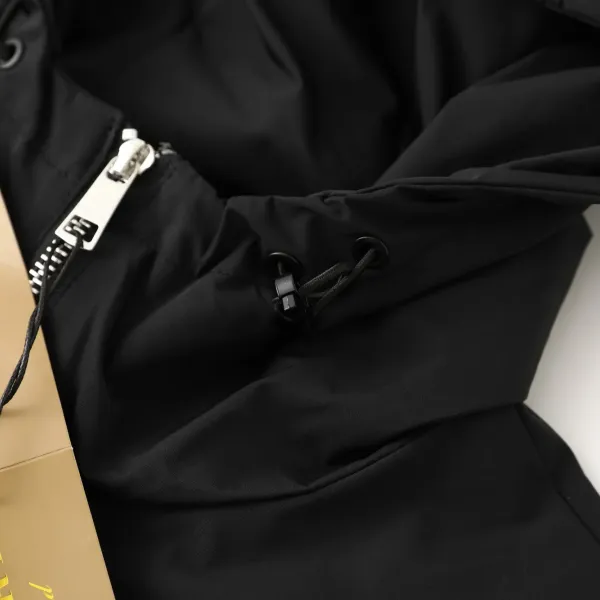 【BURBERRY 公式旗艦店】バーバリー ジャケット着 好評に付き再入荷 240827 【BURBERRY 公式旗艦店】バーバリー ジャケット着 好評に付き再入荷 240827