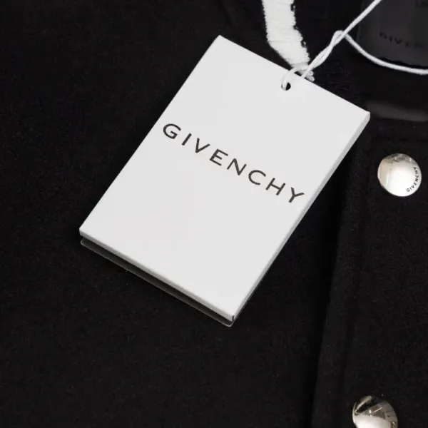 【GIVENCHY 公式旗艦店】ジバンシー 野球着 ジャケット着 ご好評に付き再入荷!241213 【GIVENCHY 公式旗艦店】ジバンシー 野球着 ジャケット着 ご好評に付き再入荷!241213