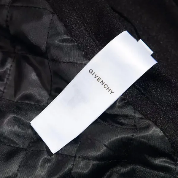 【GIVENCHY 公式旗艦店】ジバンシー ジャケット着 ご好評に付き再入荷!241023 【GIVENCHY 公式旗艦店】ジバンシー ジャケット着 ご好評に付き再入荷!241023
