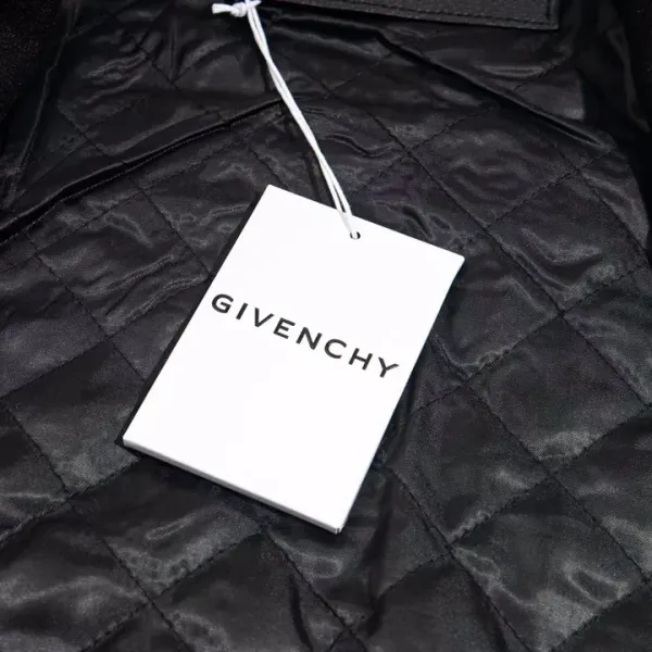 【GIVENCHY 公式旗艦店】ジバンシー ジャケット着 ご好評に付き再入荷!241023 【GIVENCHY 公式旗艦店】ジバンシー ジャケット着 ご好評に付き再入荷!241023