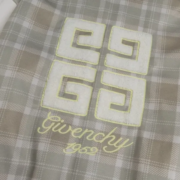 【GIVENCHY 公式旗艦店】ジバンシー 野球着 ジャケット着 ご好評に付き再入荷!241023 【GIVENCHY 公式旗艦店】ジバンシー 野球着 ジャケット着 ご好評に付き再入荷!241023