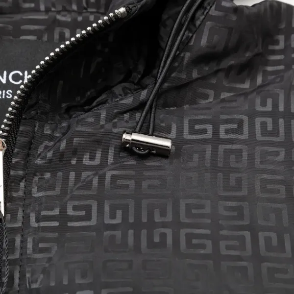 【GIVENCHY 公式旗艦店】ジバンシー ジャケット着 好評に付き再入荷 240828 【GIVENCHY 公式旗艦店】ジバンシー ジャケット着 好評に付き再入荷 240828
