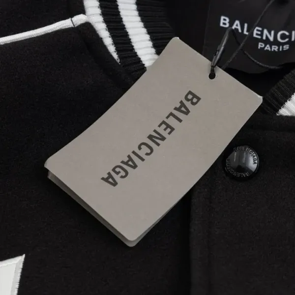 【BALENCIAGA 公式旗艦店】バレンシアガ 野球着 ジャケット着 好評に付き再入荷!250107 【BALENCIAGA 公式旗艦店】バレンシアガ 野球着 ジャケット着 好評に付き再入荷!250107