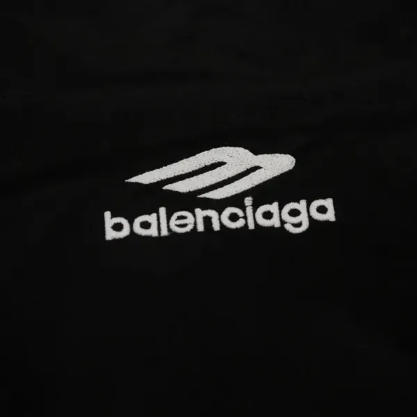 【BALENCIAGA 公式旗艦店】バレンシアガ ジャケット着 好評に付き再入荷!250107 【BALENCIAGA 公式旗艦店】バレンシアガ ジャケット着 好評に付き再入荷!250107