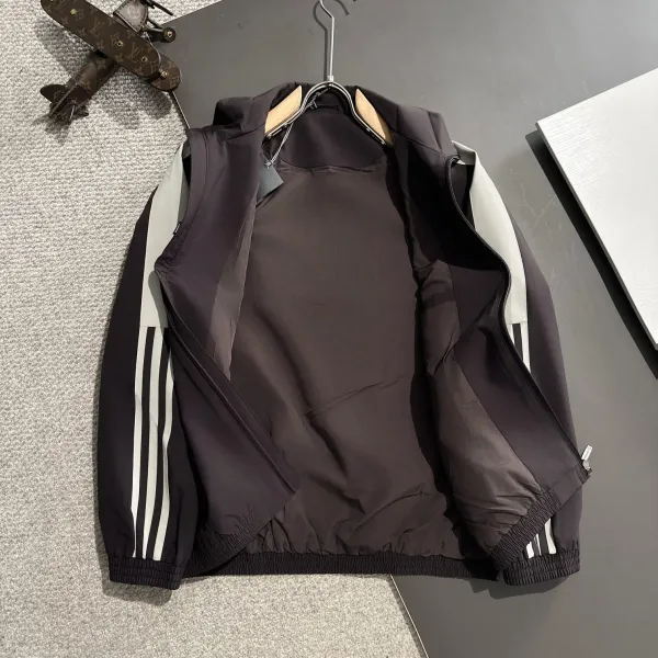 【BALENCIAGA 公式旗艦店】バレンシアガ ジャケット着 ご好評に付き再入荷!250107 【BALENCIAGA 公式旗艦店】バレンシアガ ジャケット着 ご好評に付き再入荷!250107